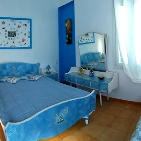 Yacht Front - No 4 * 伊奥斯乔拉