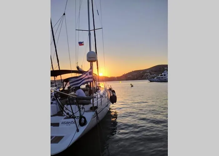 Yacht Front - No 4 이오스 코라